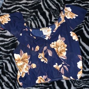NWT, Womans/ Juniors floral top